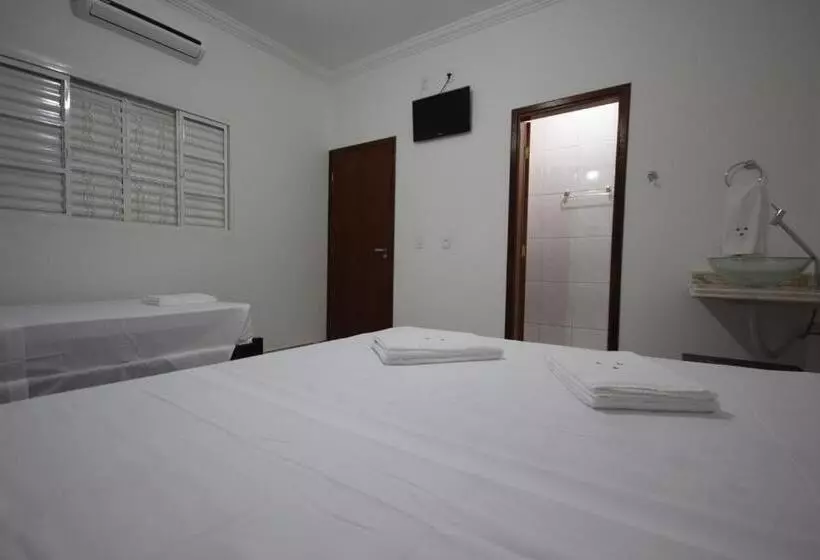 پانسیون Pousada Flor De Lis