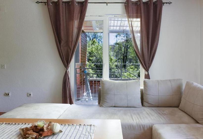 پانسیون Villa Ella