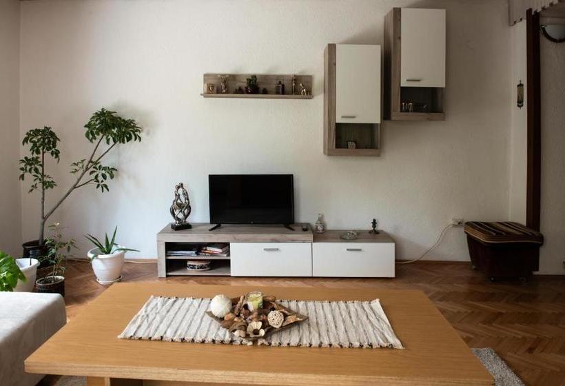 پانسیون Villa Ella