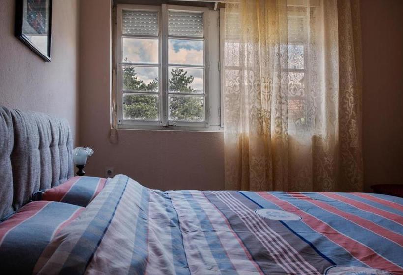 پانسیون Villa Ella