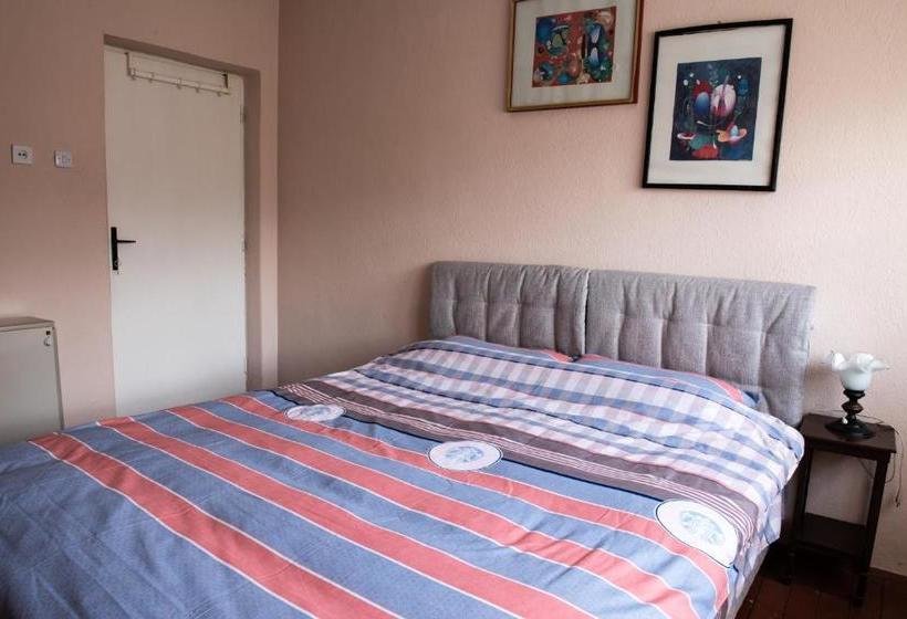 پانسیون Villa Ella