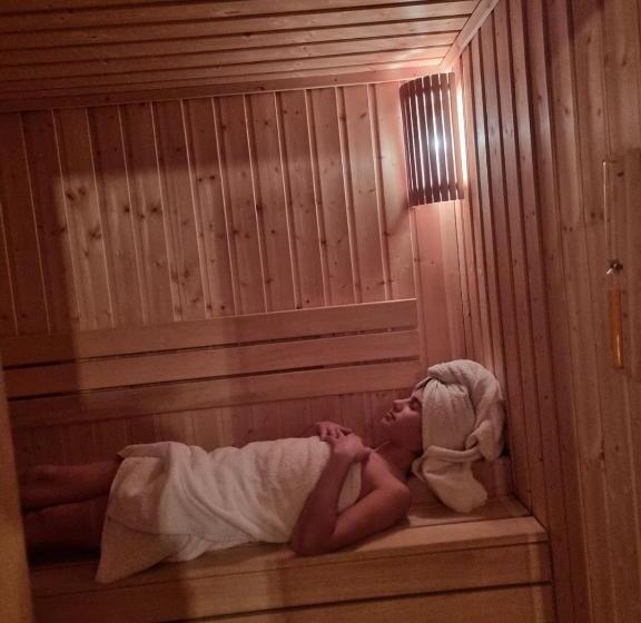 پانسیون Chalet Escapade With Sauna