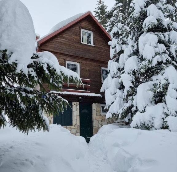 پانسیون Chalet Escapade With Sauna