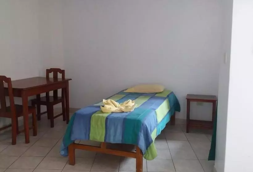 پانسیون Hostal Naylamp