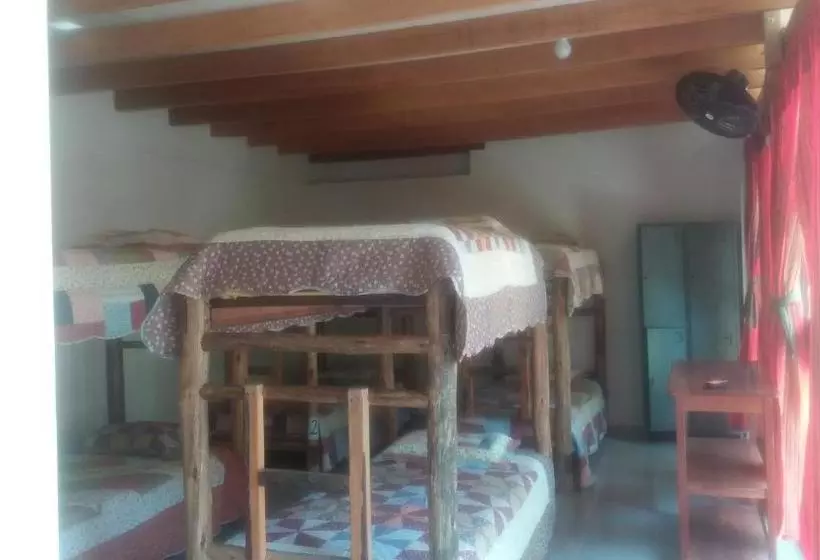 پانسیون Hostal Naylamp