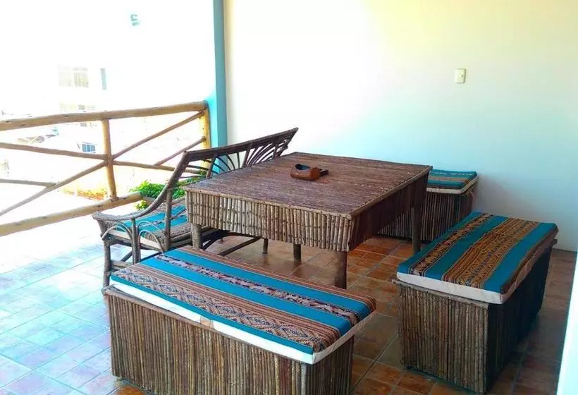 پانسیون Hostal Naylamp