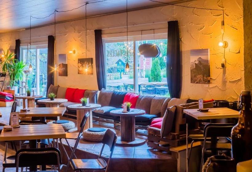 ユースホステル Attitude Montagne