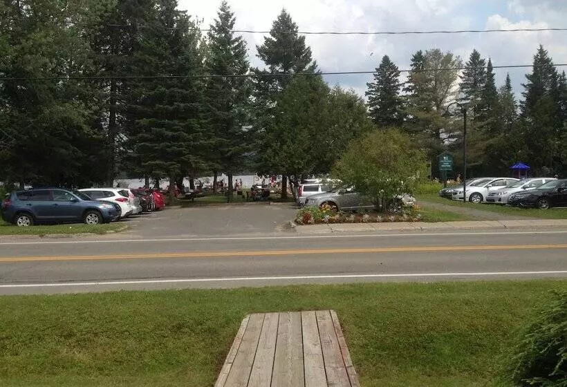 Retkeilymaja Attitude Montagne