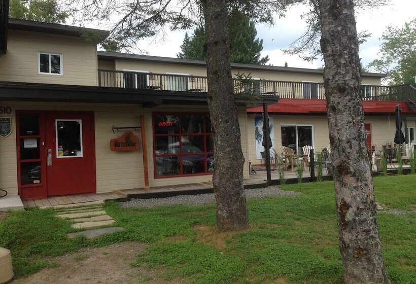 ユースホステル Attitude Montagne