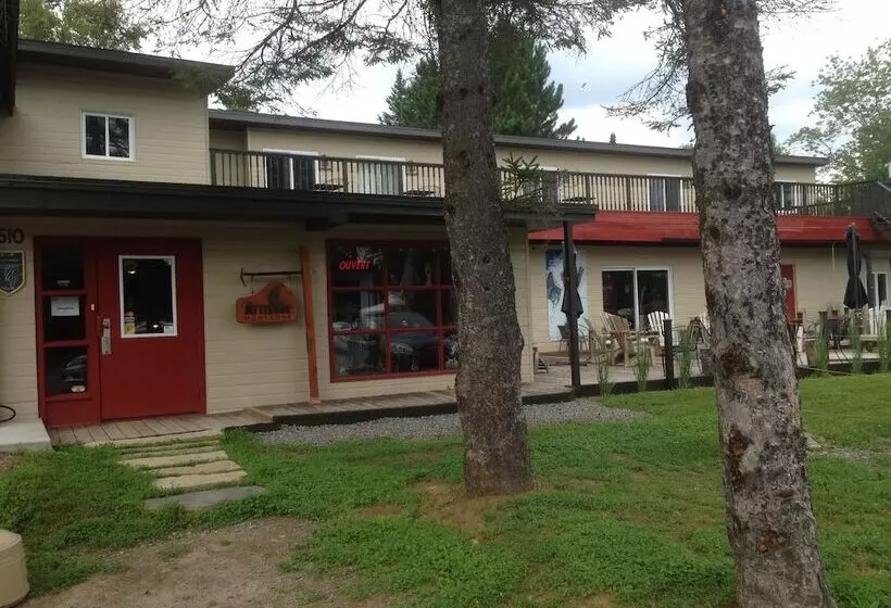 Retkeilymaja Attitude Montagne