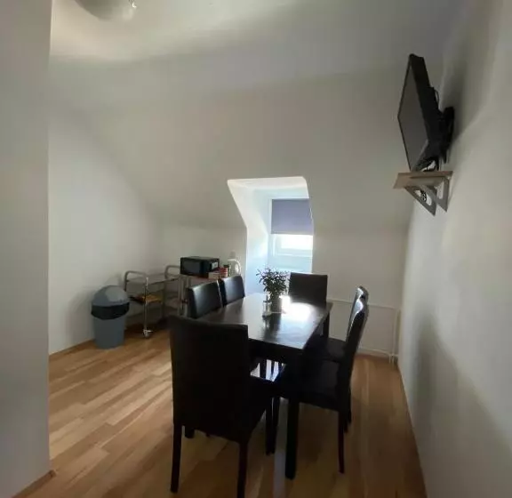 Retkeilymaja Pension Eder