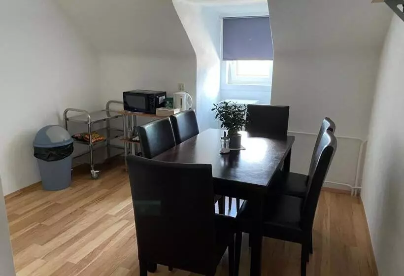 Retkeilymaja Pension Eder