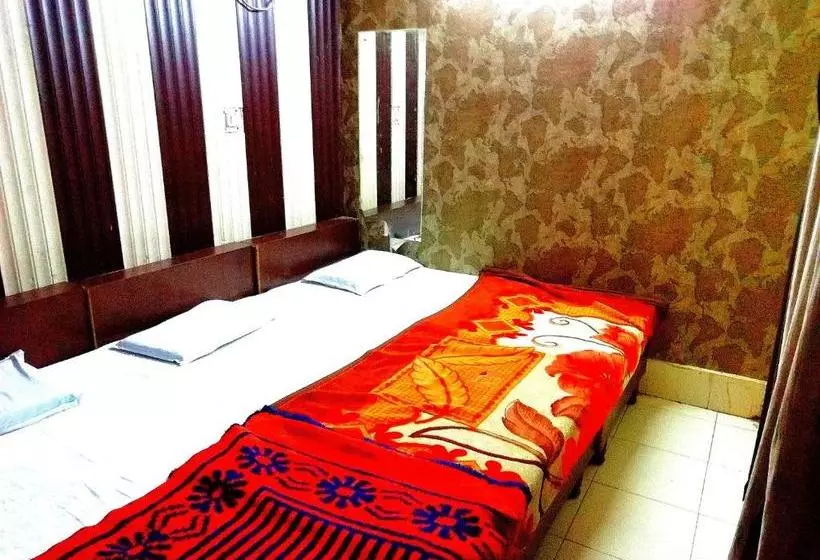 ペンション Abhiraj Guest House