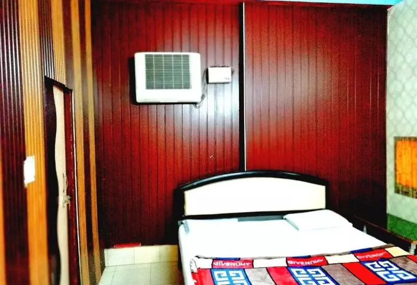 ペンション Abhiraj Guest House