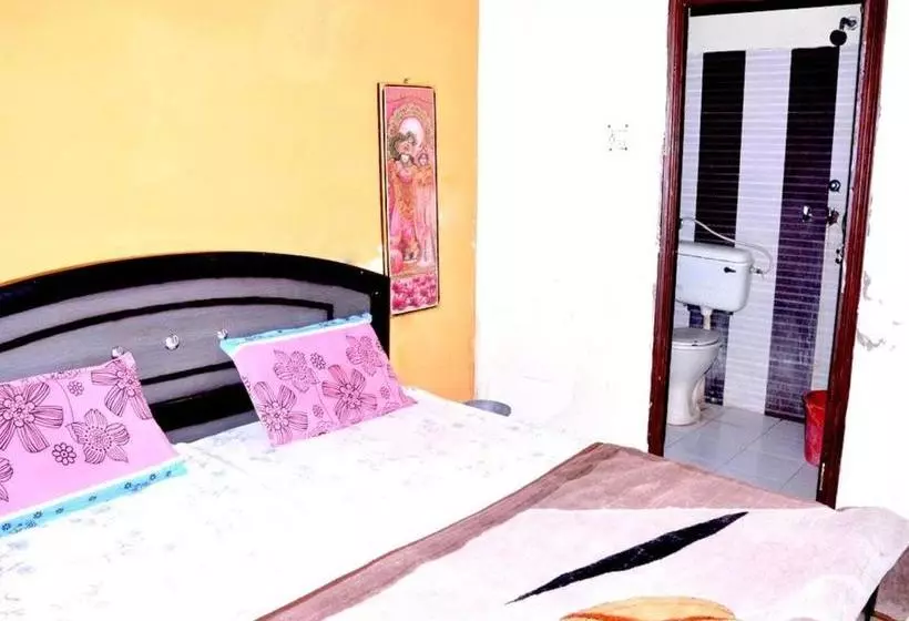 ペンション Abhiraj Guest House