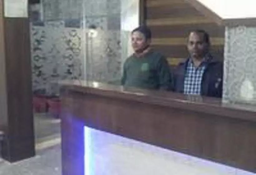 ペンション Abhiraj Guest House