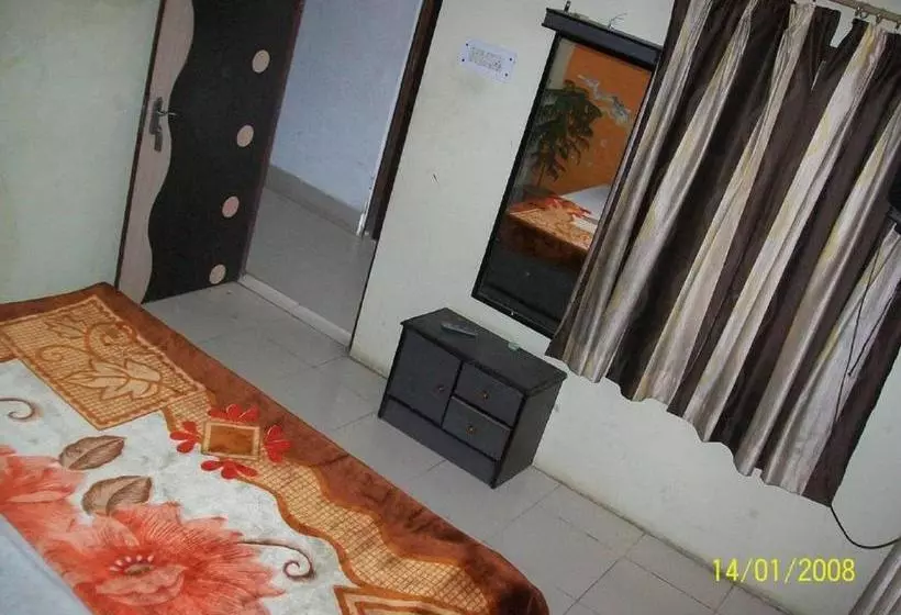 ペンション Abhiraj Guest House