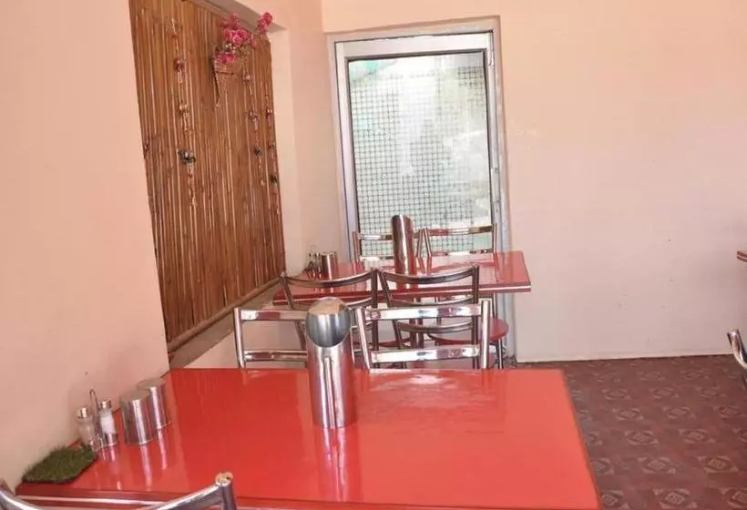 ペンション Abhiraj Guest House