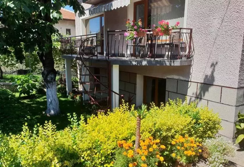 ペンション Kyurkchievi Guest House