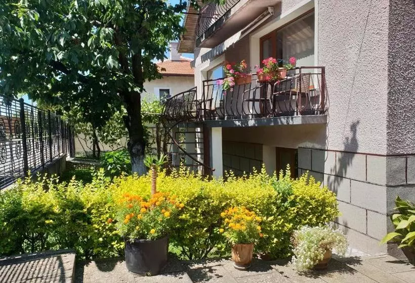 ペンション Kyurkchievi Guest House