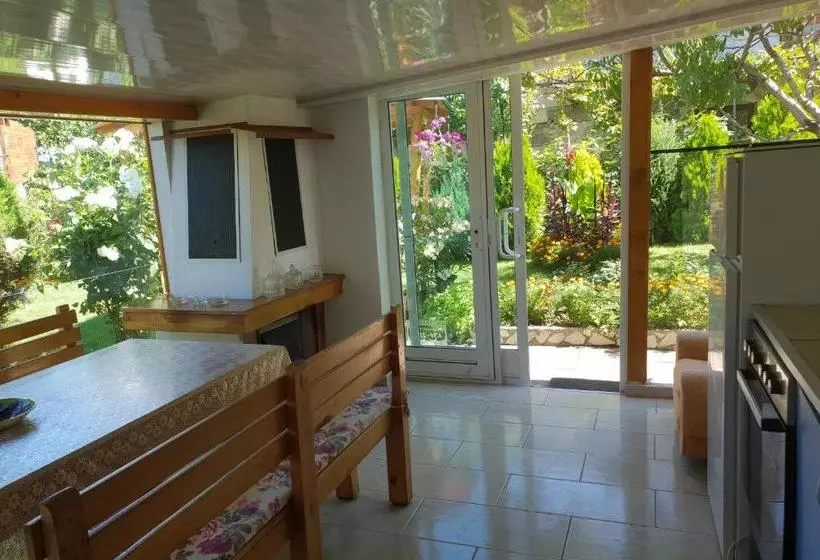 ペンション Kyurkchievi Guest House