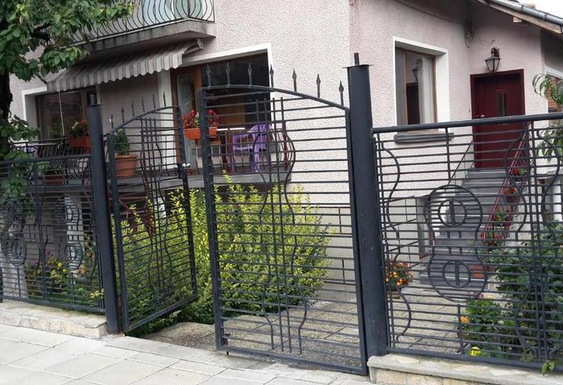 Pensió Kyurkchievi Guest House