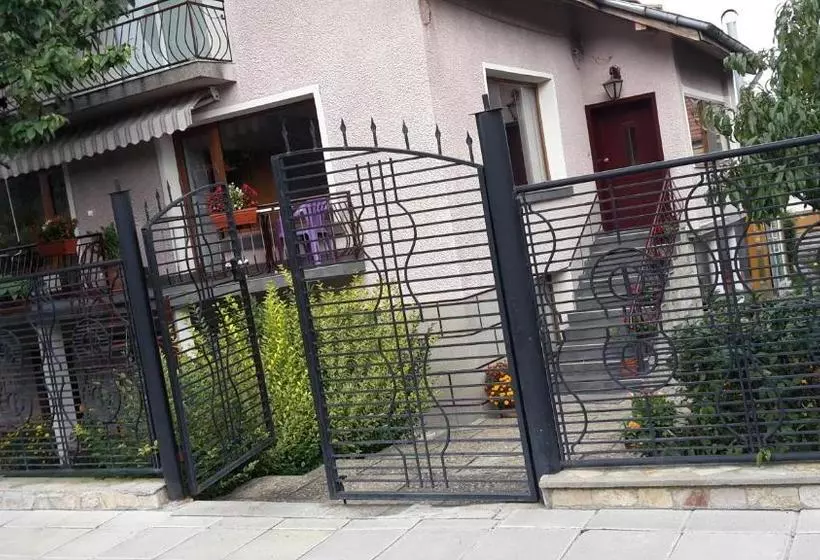 ペンション Kyurkchievi Guest House