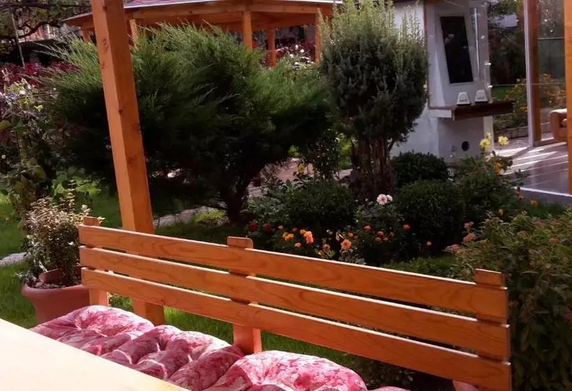 ペンション Kyurkchievi Guest House