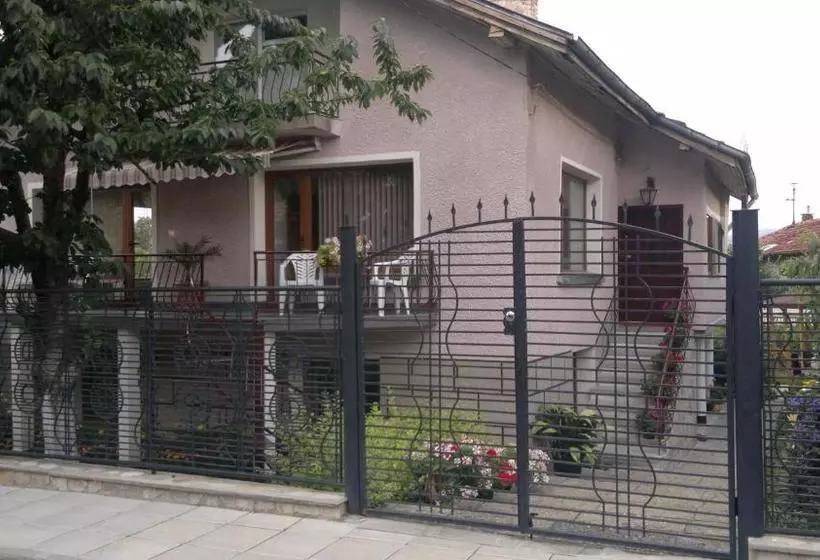 ペンション Kyurkchievi Guest House