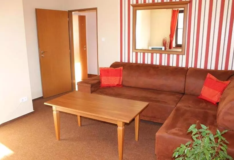 Majatalo Penzion Fialka