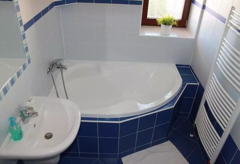 Majatalo Penzion Fialka