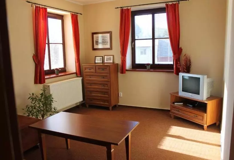 Majatalo Penzion Fialka