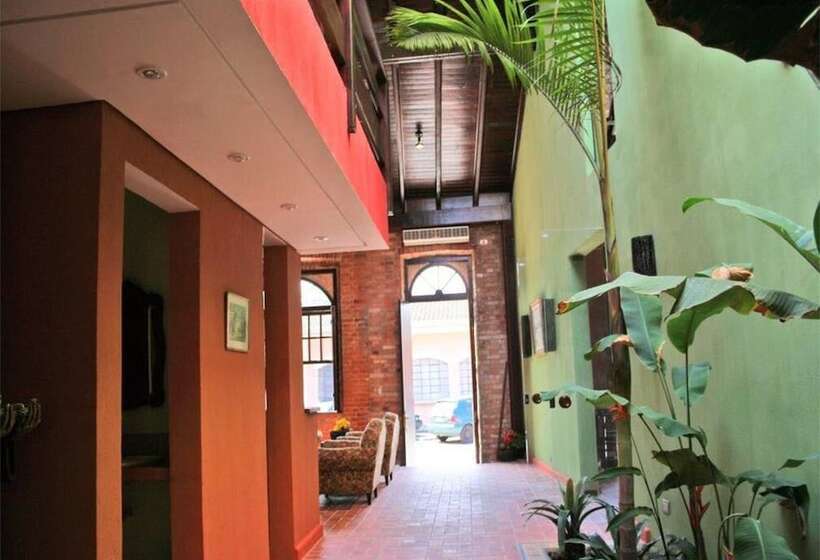 פנסיון Pousada Dona Laura