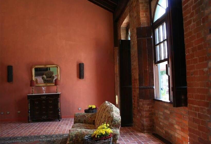 פנסיון Pousada Dona Laura