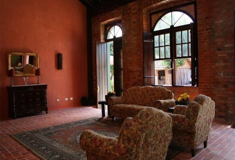 פנסיון Pousada Dona Laura