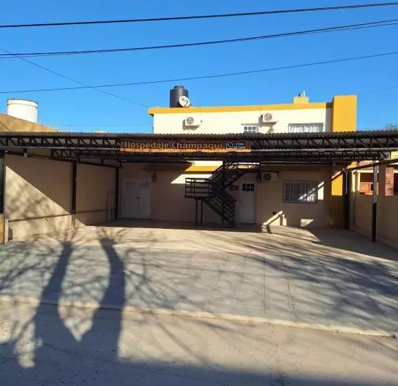 ユースホステル Hospedaje Champaqui