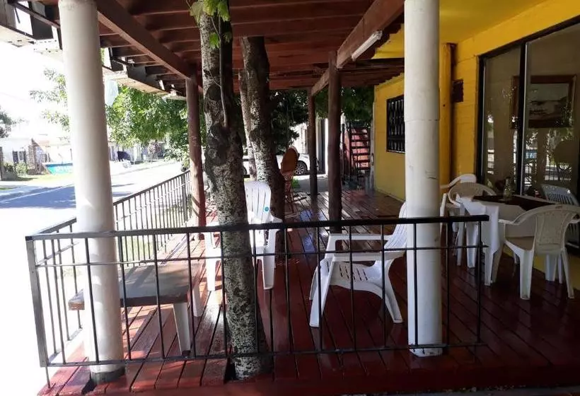 Retkeilymaja Posada Los Balnearios