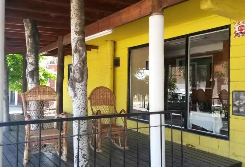 Retkeilymaja Posada Los Balnearios