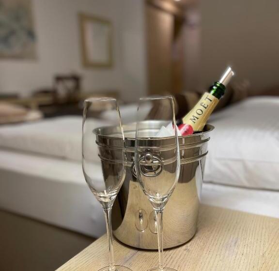 بنسيون Divá Kačica Restaurant & Pansion