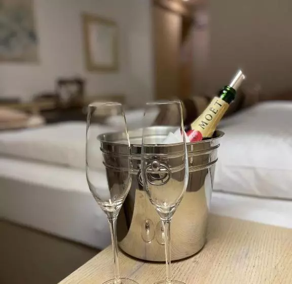 پانسیون Divá Kačica Restaurant & Pansion