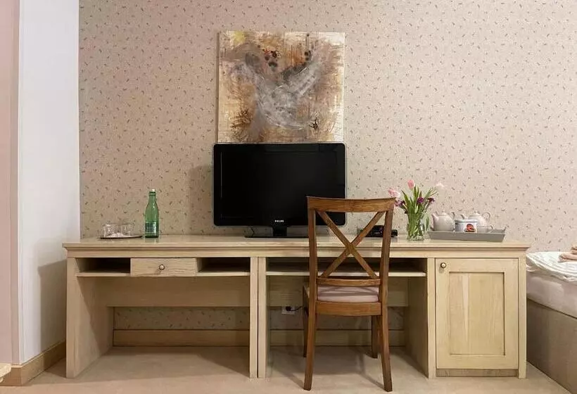 پانسیون Divá Kačica Restaurant & Pansion