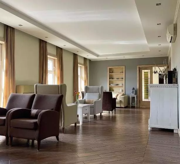 پانسیون Divá Kačica Restaurant & Pansion