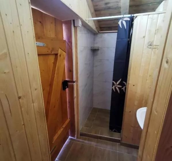 پانسیون Guesthouse Planinarski Dom Neviđen'o