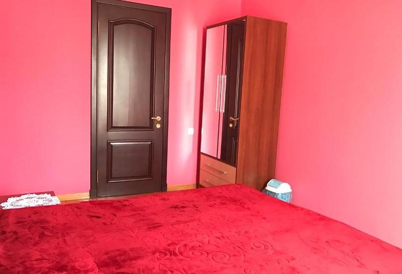 پانسیون Gurami Guest House 1