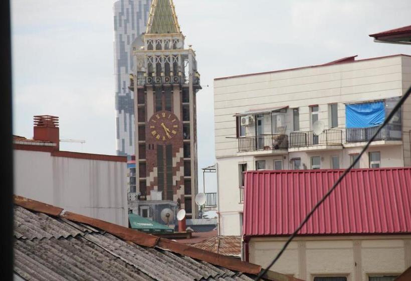 پانسیون Gurami Guest House 1