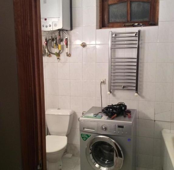 پانسیون Gurami Guest House 1