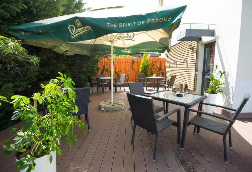 Majatalo Panorama Business Inn