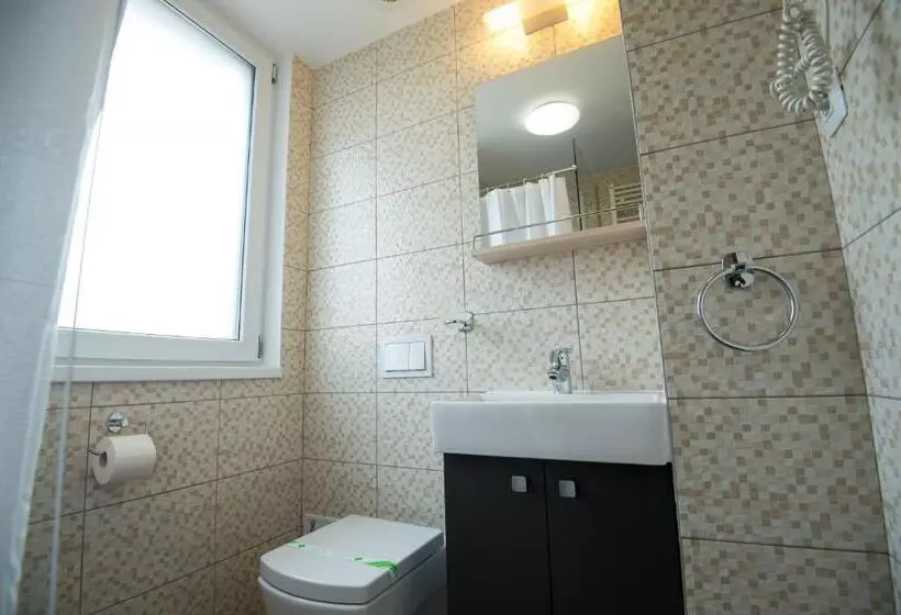 Majatalo Panorama Business Inn