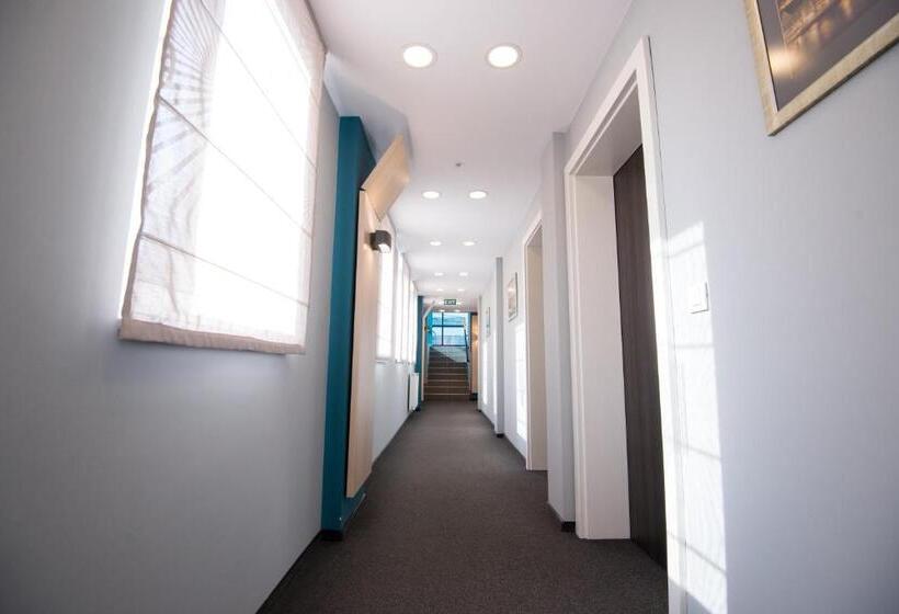 پانسیون Panorama Business Inn