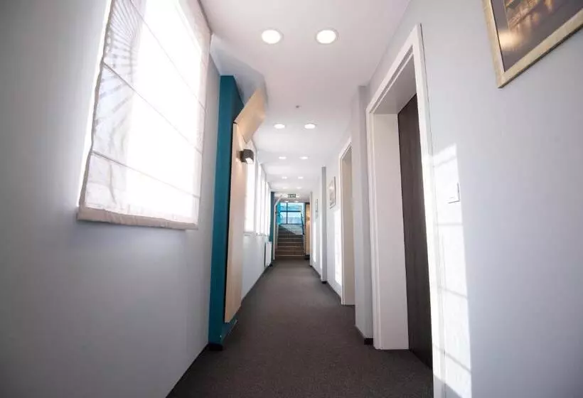 Majatalo Panorama Business Inn